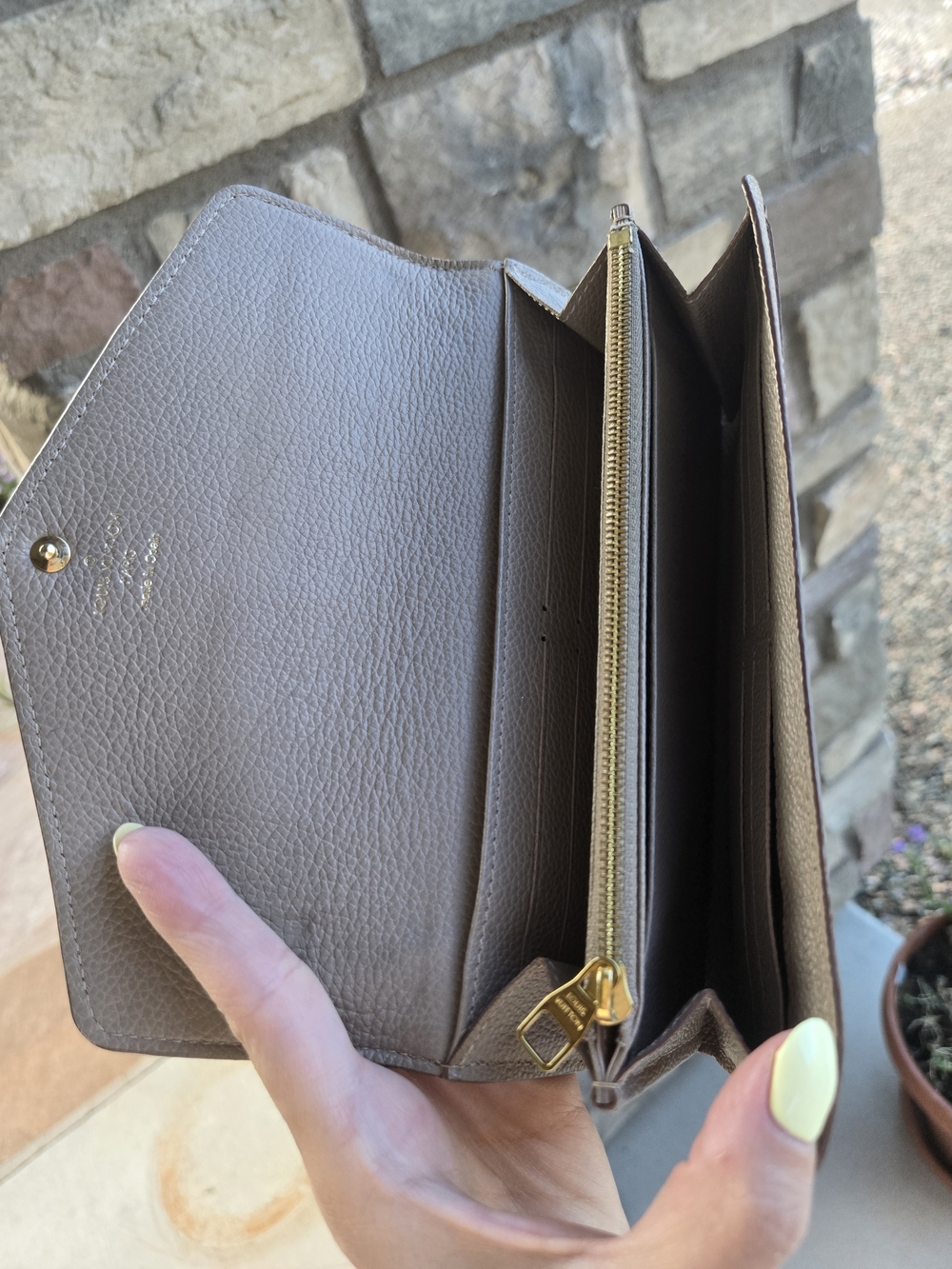 Authentic Louis Vuitton Turtle Dove Empriente Wallet - Picture 8 of 12